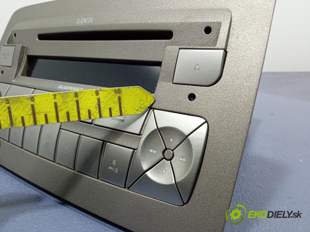 Lancia Musa 2004 Radio I Navigácia: 01