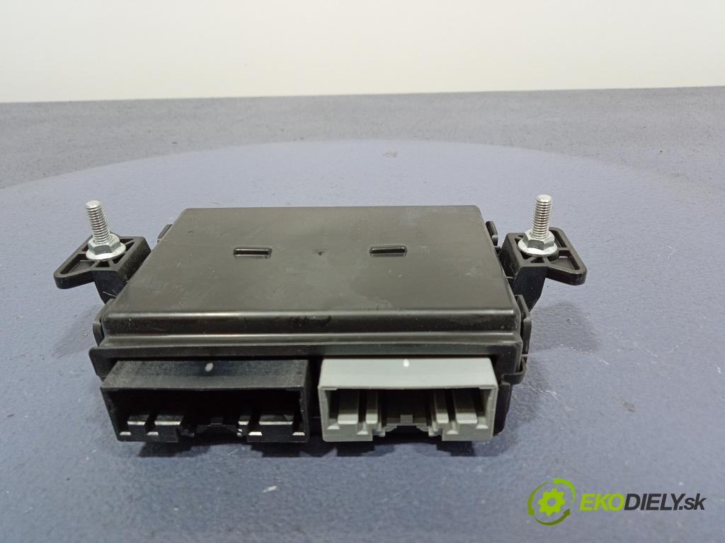 Ford Mustang 2017 riadiaca jednotka svetiel FR3T-14D644-CF