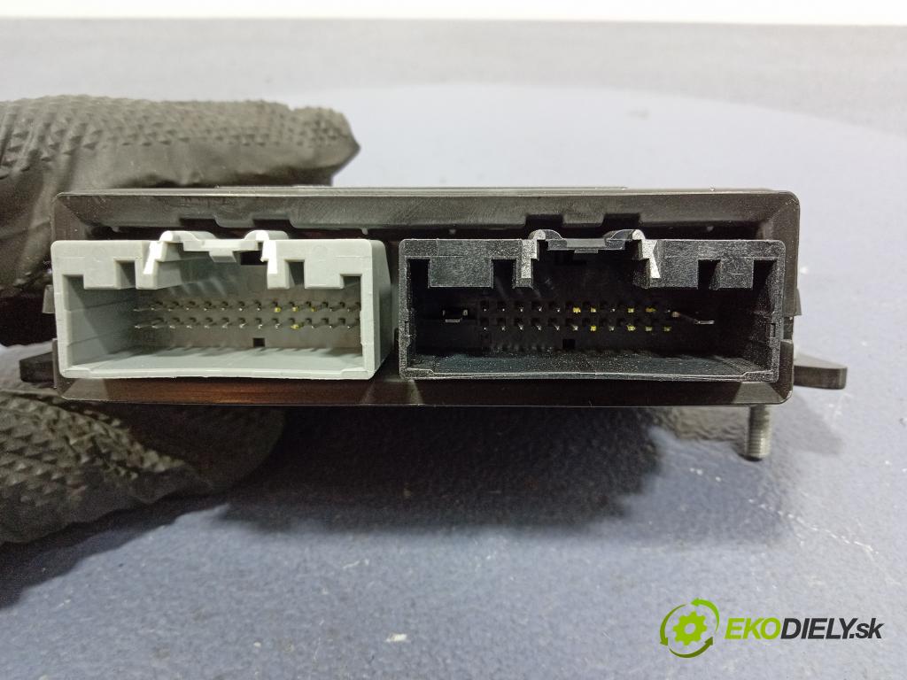 Ford Mustang 2017 riadiaca jednotka svetiel FR3T-14D644-CF