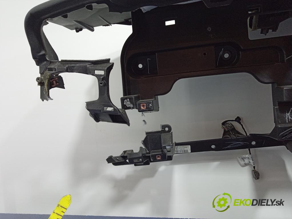 Ford Mustang 2017 kokpit,pristrojová doska FR3B-6304319-A