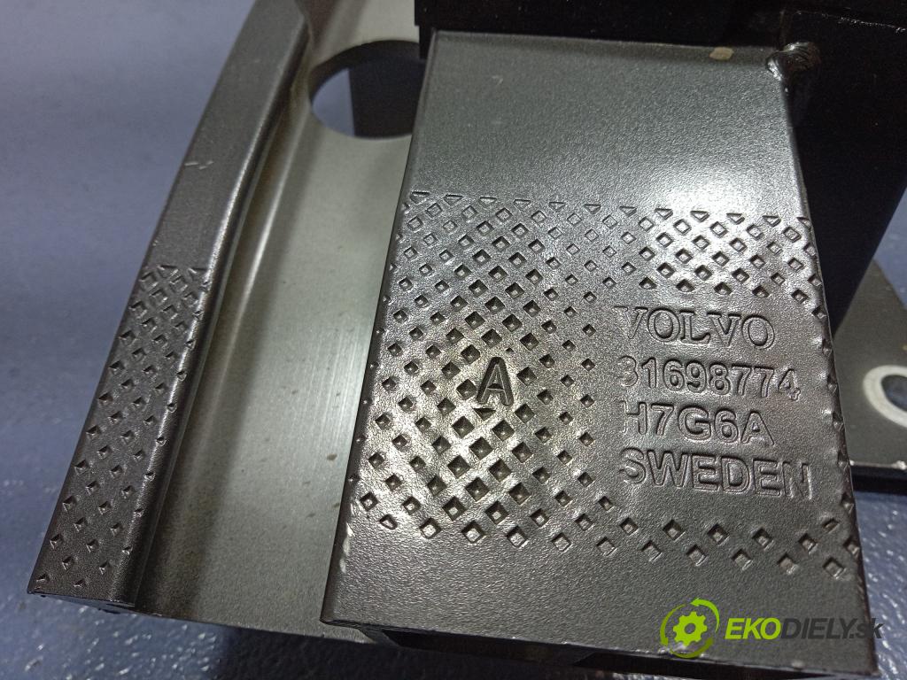 Volvo XC90 0 výztuha narazník Zad: 31698774