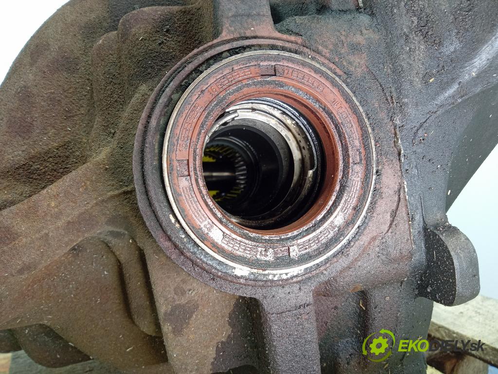 Ford Mustang 2017 Most: Zadný: FR3W-4200-TR