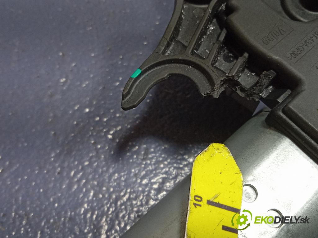 Volvo XC60 0 motor: Stierače: zad 32396070