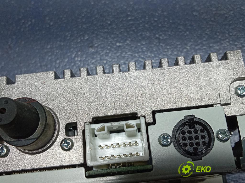 Mitsubishi Colt 2005 Radio I Navigácia: MR595430HA