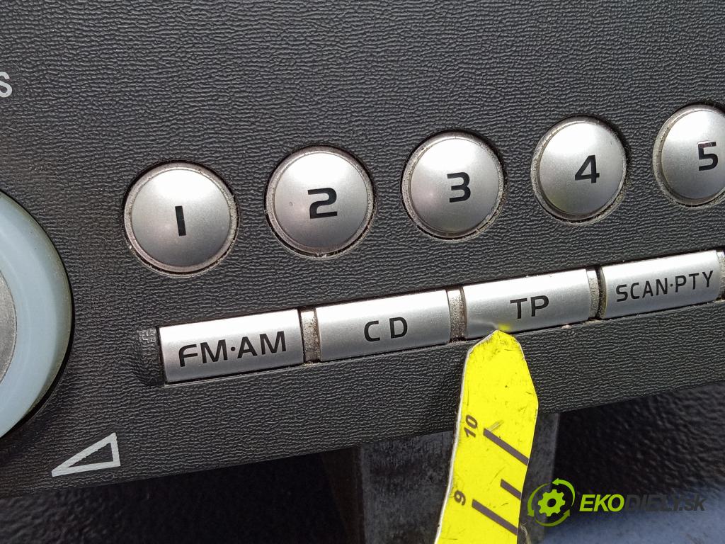 Mitsubishi Colt 2005 Radio I Navigácia: MR595430HA