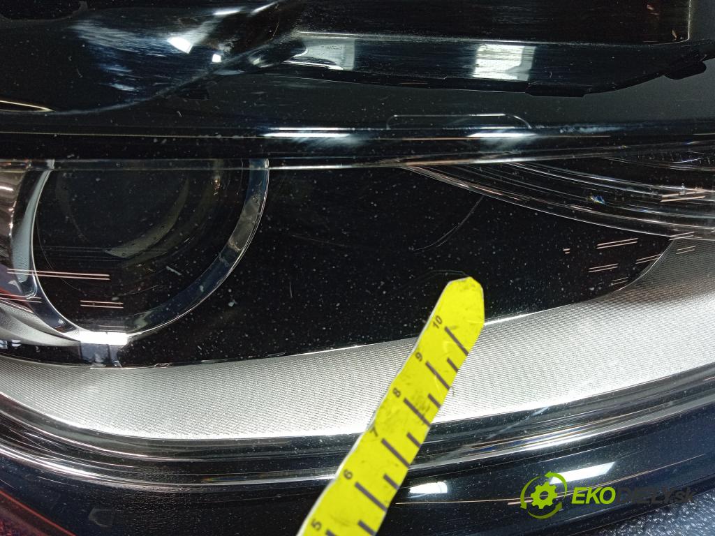 Audi A4 2013 Reflektor: v pravo: 8K0941006E