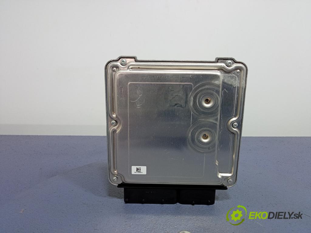 Audi A4 2013 riadiaca jednotka Motor: 8K5907115C