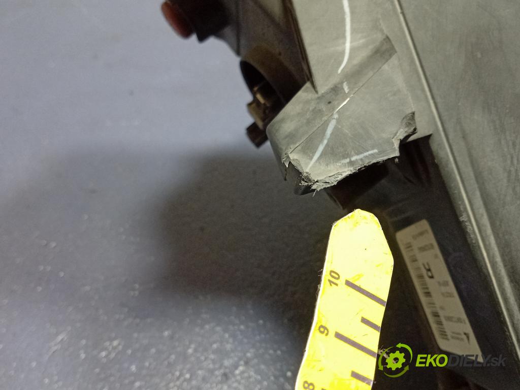 Jeep Cherokee 0 Reflektor: v pravo: 68102848AG