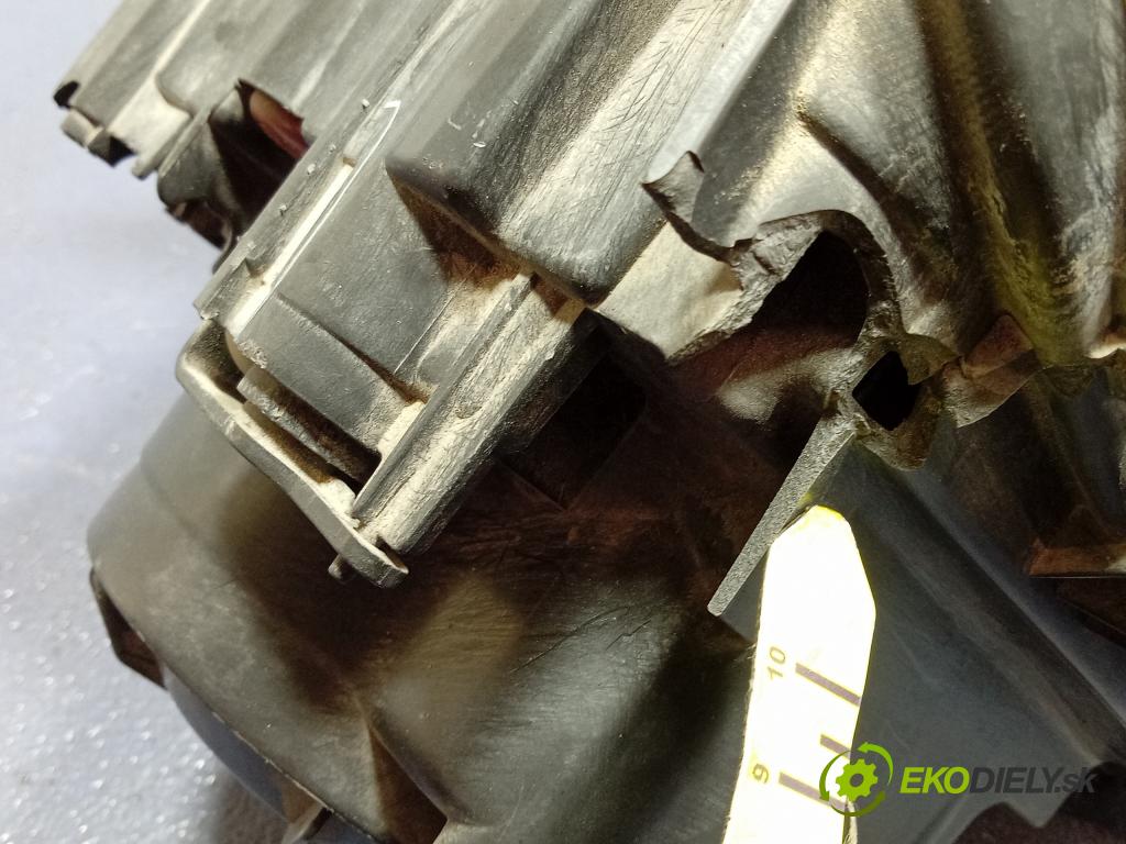 Jeep Cherokee 0 Reflektor: v pravo: 68102848AG