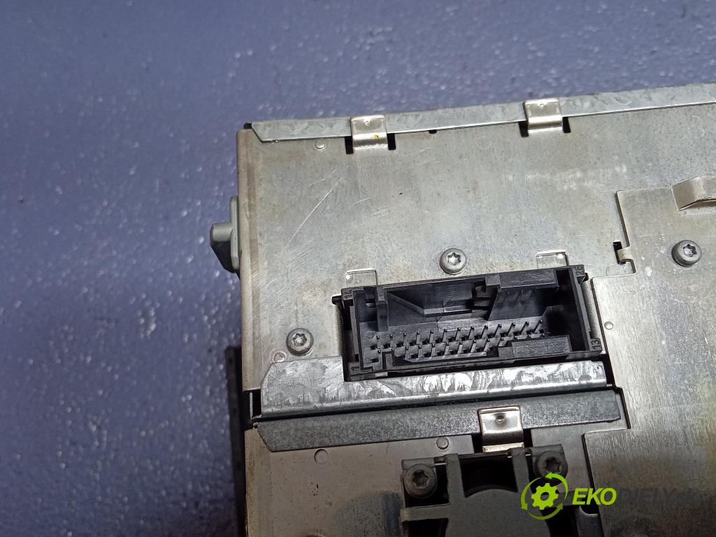 Audi A6 1999 Radio I Navigácia: 4B0035192E