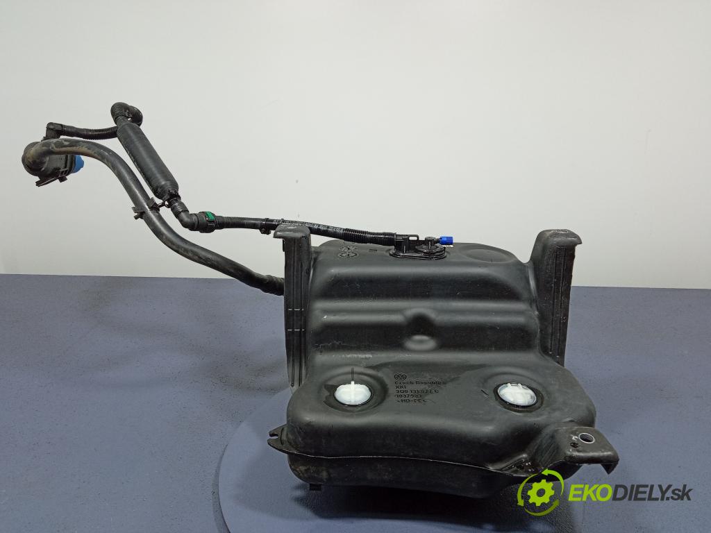 Skoda Superb 2015 Nádrž: AdBlue 3Q0131877C