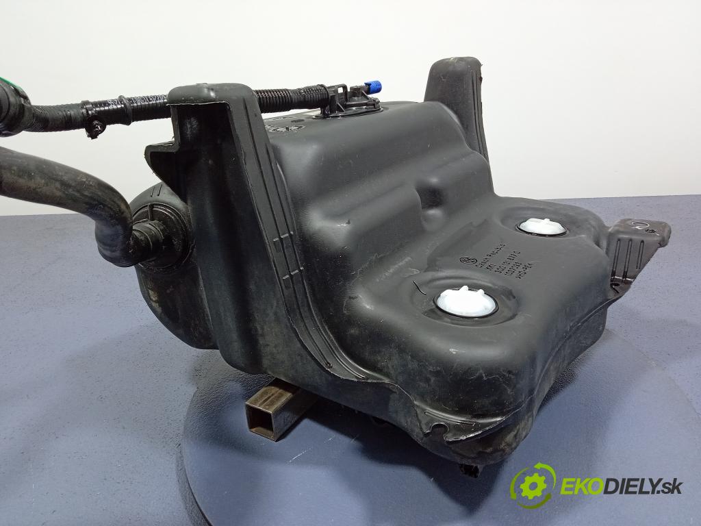 Skoda Superb 2015 Nádrž: AdBlue 3Q0131877C