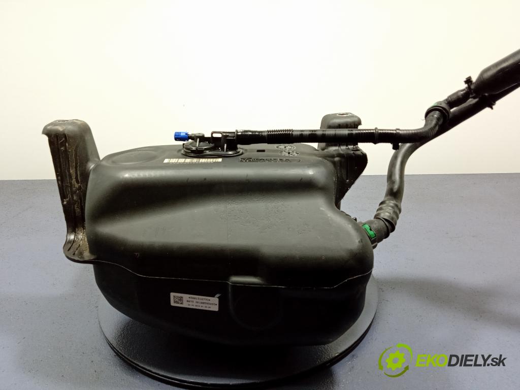 Skoda Superb 2015 Nádrž: AdBlue 3Q0131877C