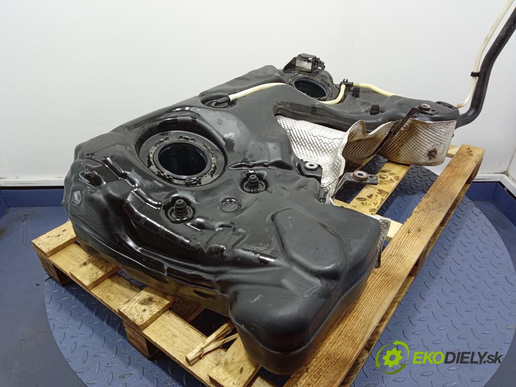 Skoda Superb 2015 Nádrž: Paliva: 3Q0201055E