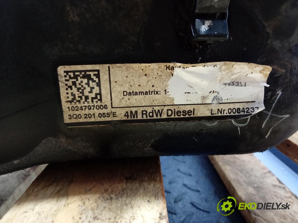 Skoda Superb 2015 Nádrž: Paliva: 3Q0201055E