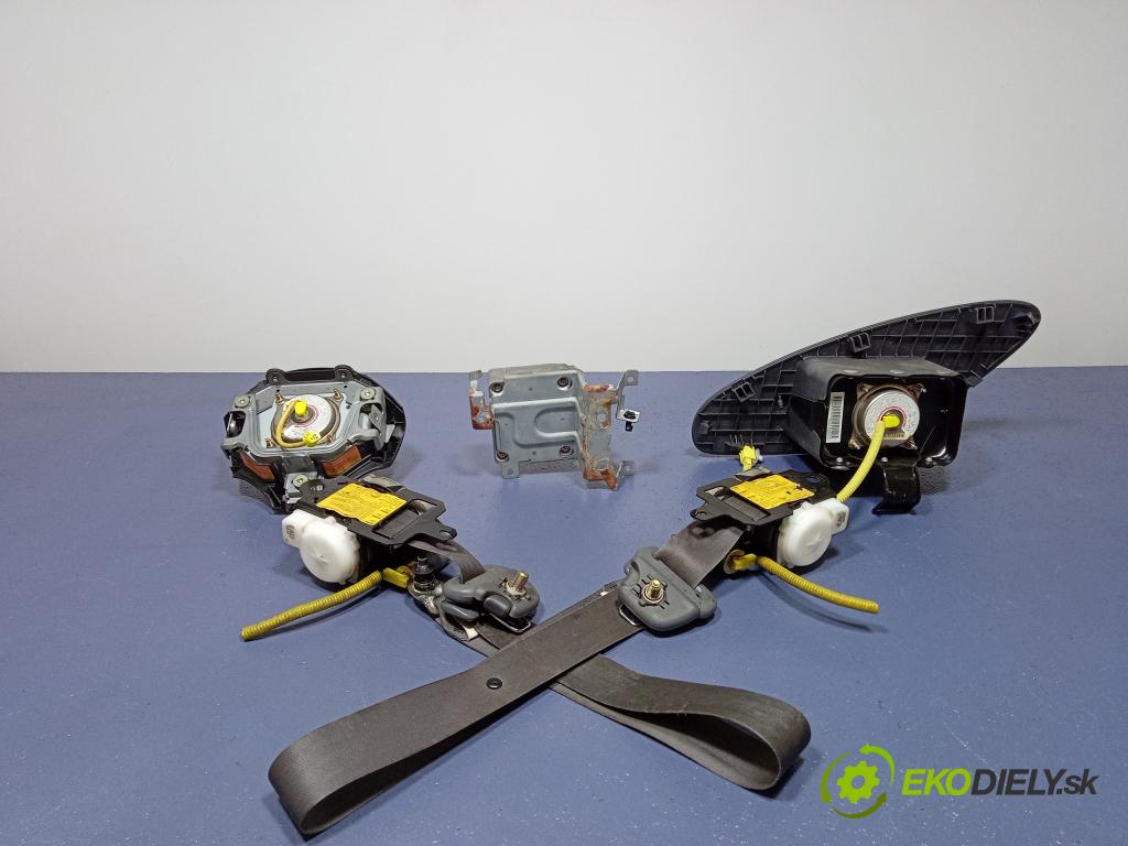 Daihatsu Yrv 2002 kokpit,pristrojová doska 73970-97402-S9
