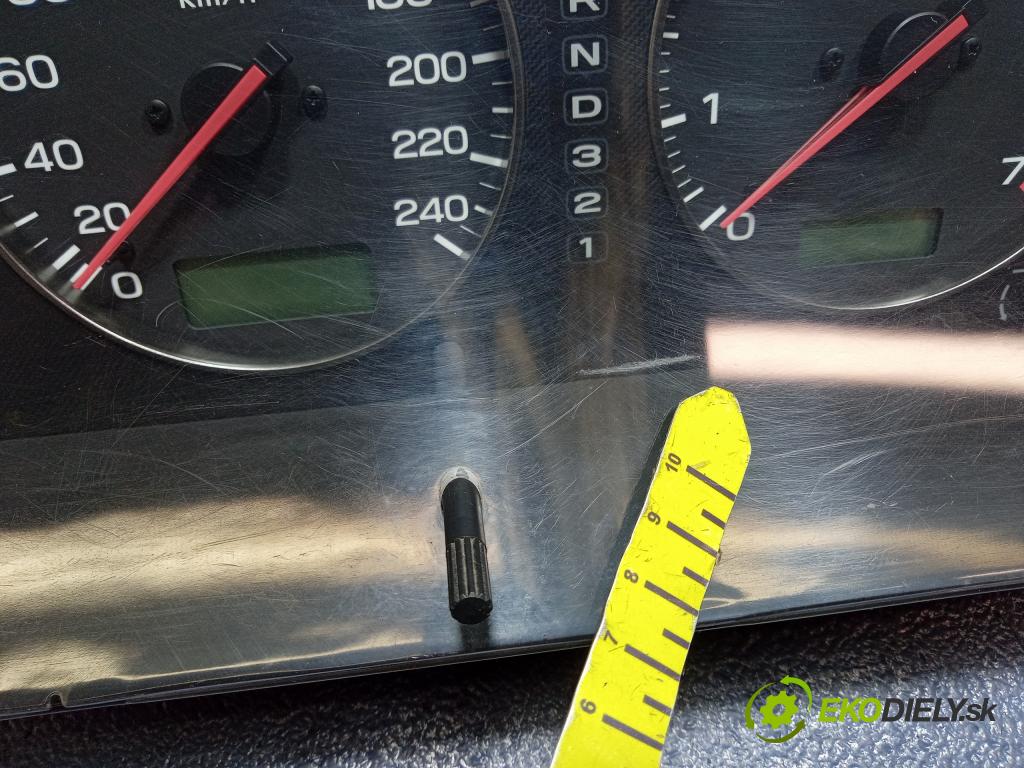 Subaru Legacy 2002 prístrojovka/ budíky 85013AE231