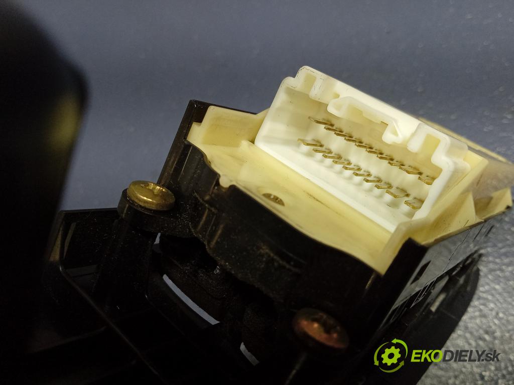 Toyota Avensis 2004 prepínač Okná: 84040-44030