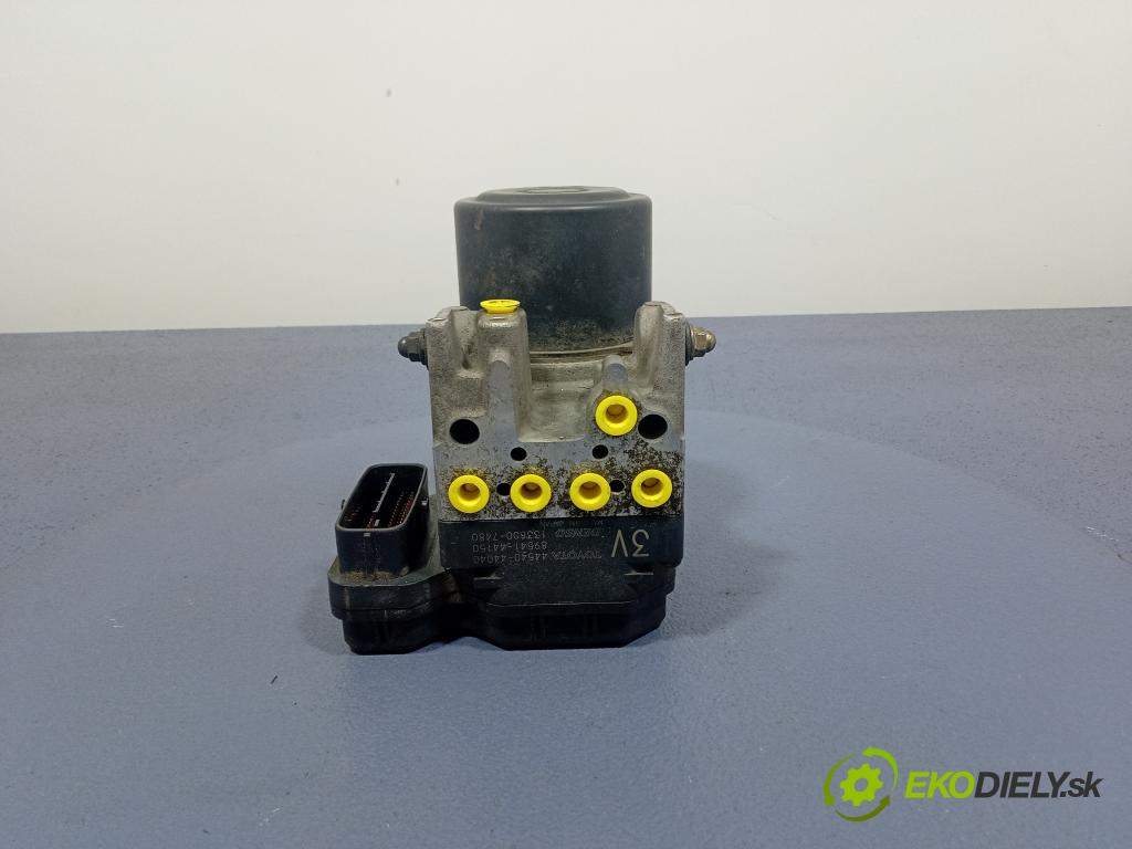 Toyota Avensis 2004 čerpadlo ABS x 44540-44040