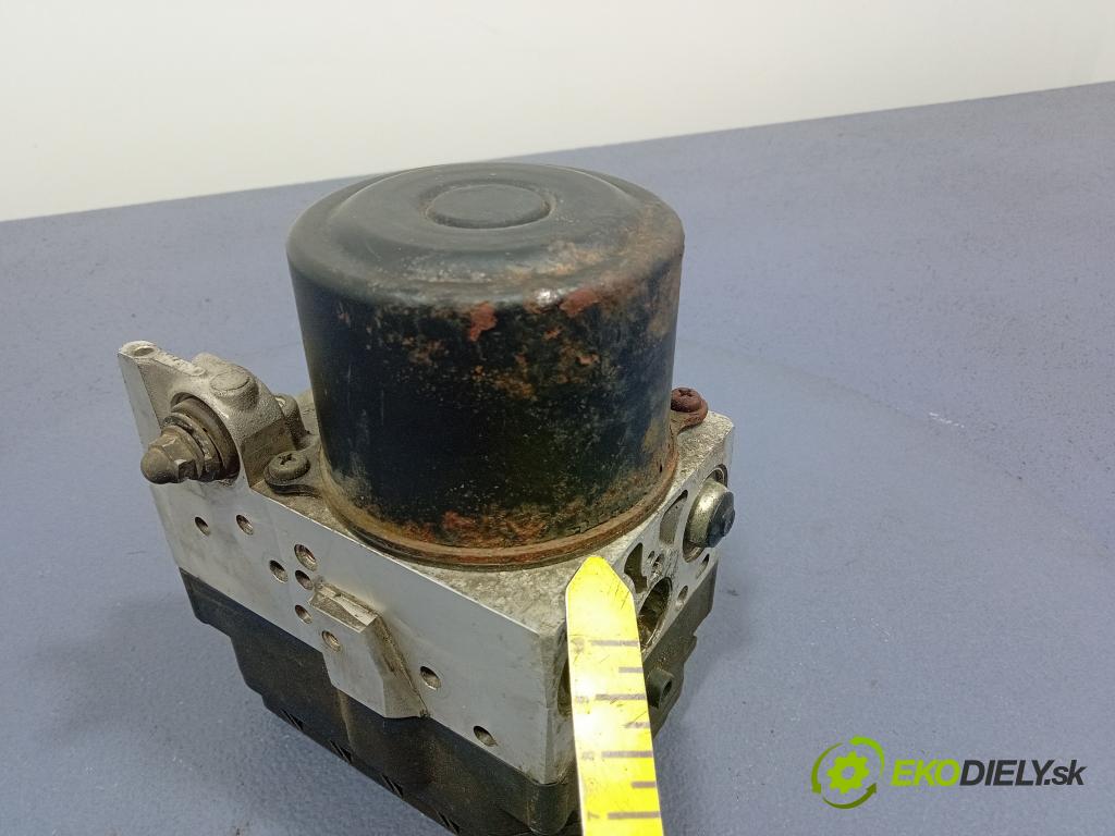 Toyota Avensis 2004 čerpadlo ABS x 44540-44040