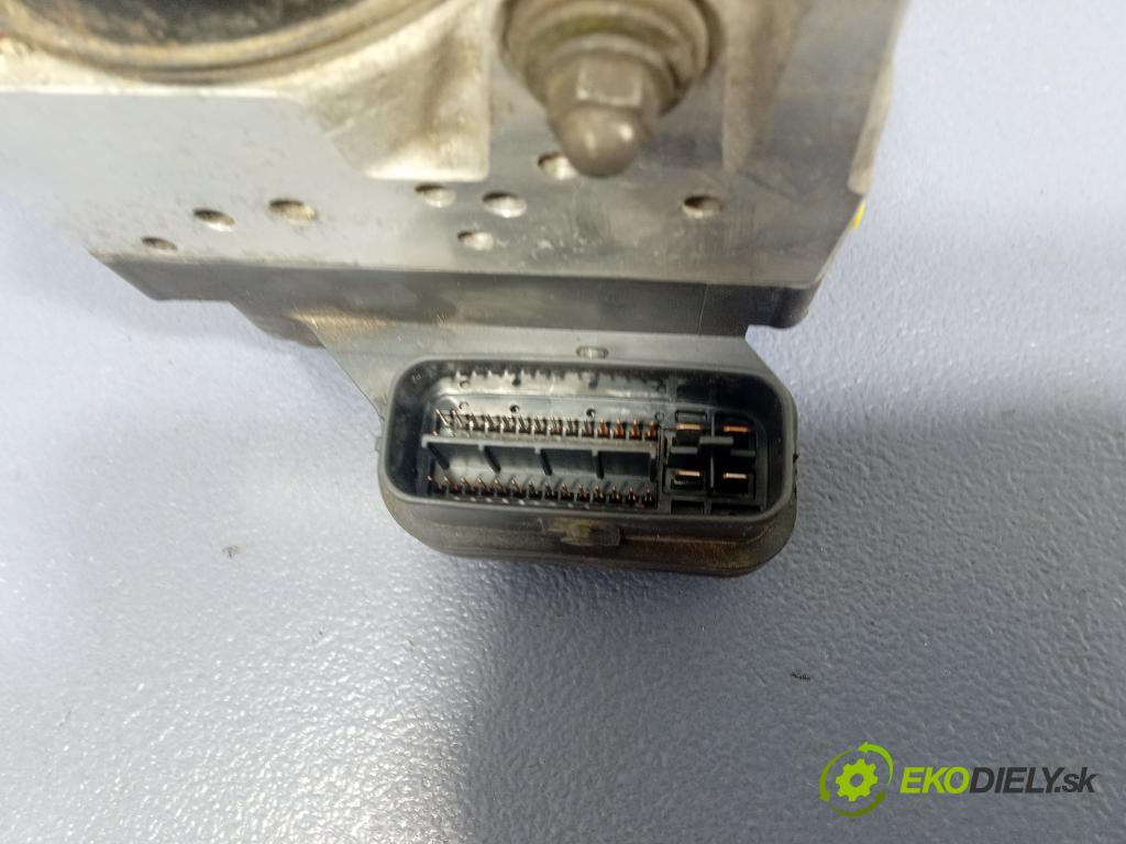 Toyota Avensis 2004 čerpadlo ABS x 44540-44040