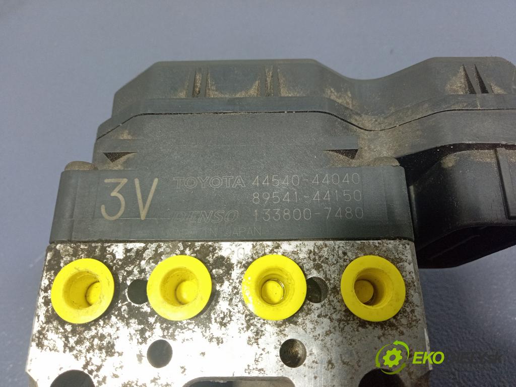 Toyota Avensis 2004 čerpadlo ABS x 44540-44040