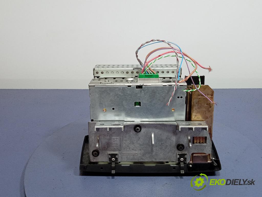 Volvo S60 0 Radio I Navigácia: HU-803