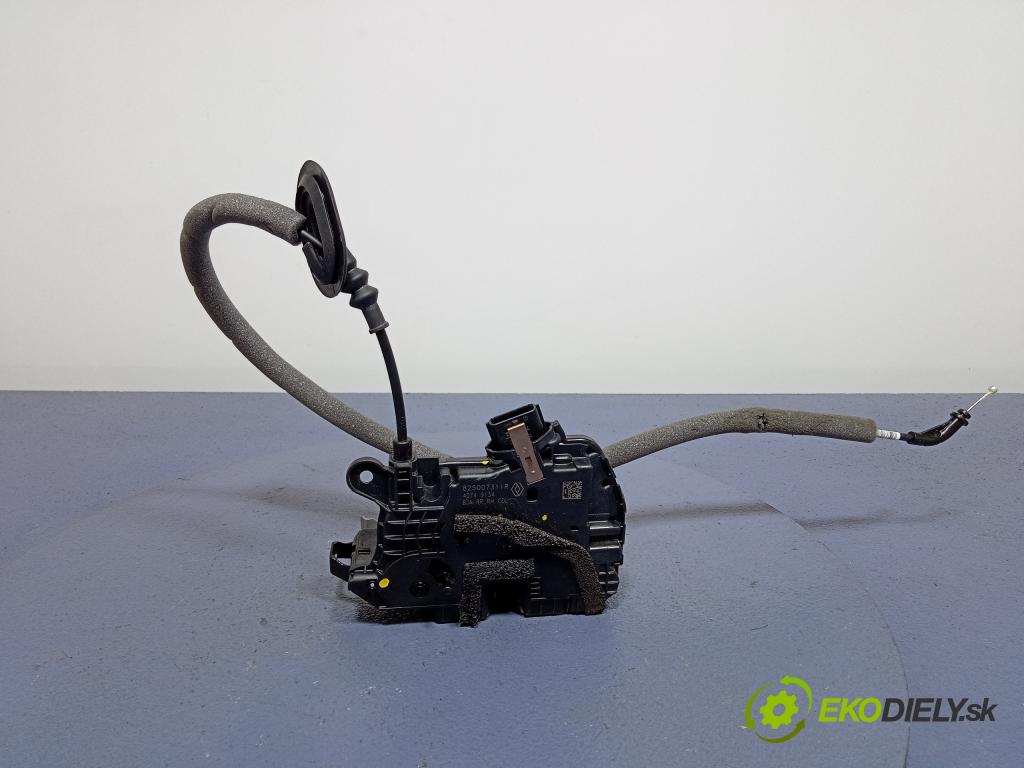 Renault Clio 2022 zámek dveře Zad: v pravo: 825007311R