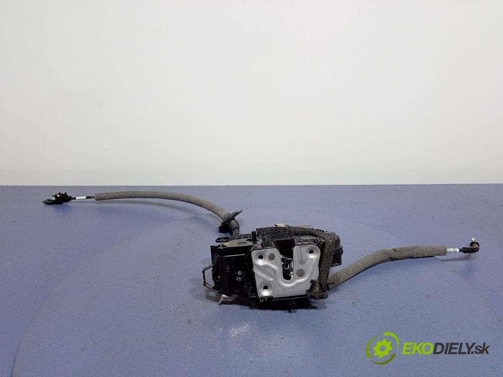 Renault Clio 2022 zámek dveře Zad: v pravo: 825007311R