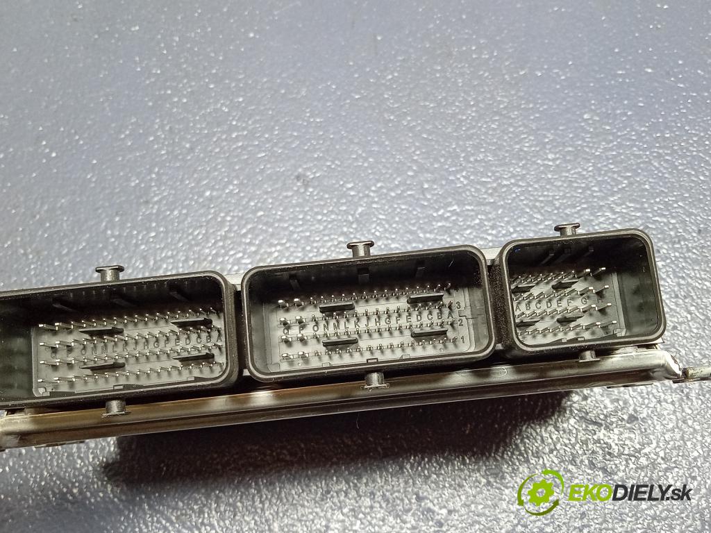 Renault Clio 2022 riadiaca jednotka Motor: 237104638S