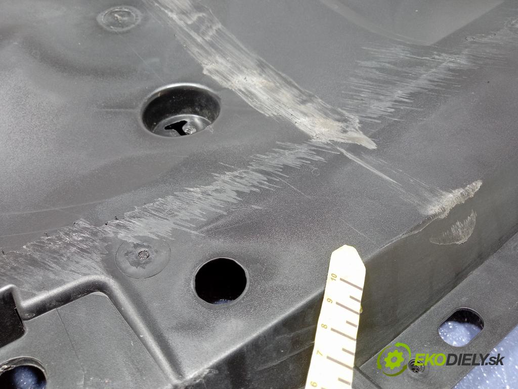 Renault Clio 2022 kryt Plast: podvozek: 748A07505R