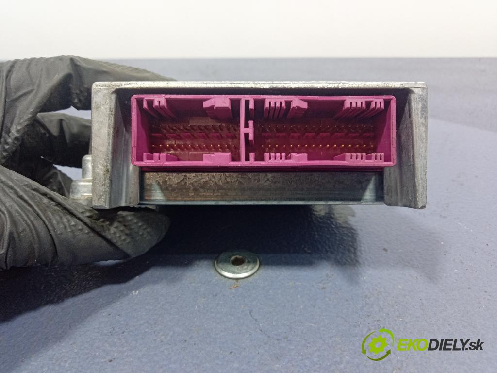 Dodge Caliber 2007 kokpit,pristrojová doska 04672603AF
