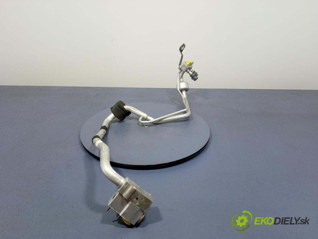Volvo XC60 2019 rúrka Klimatizácia: 31694238