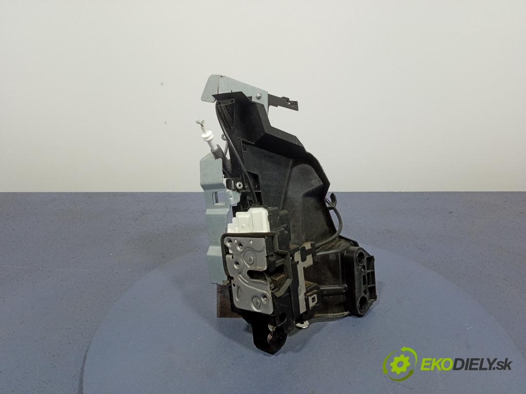 Volvo XC60 2019 zámek dveře před Levý: 31349894