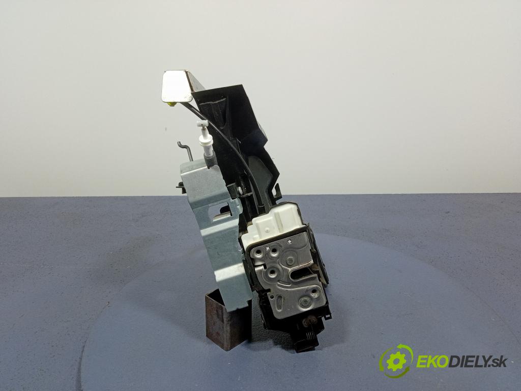 Volvo XC60 2019 zámek dveře před Levý: 31349894