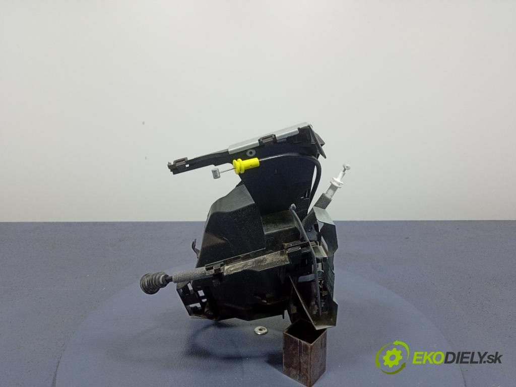 Volvo XC60 2019 zámek dveře před Levý: 31349894