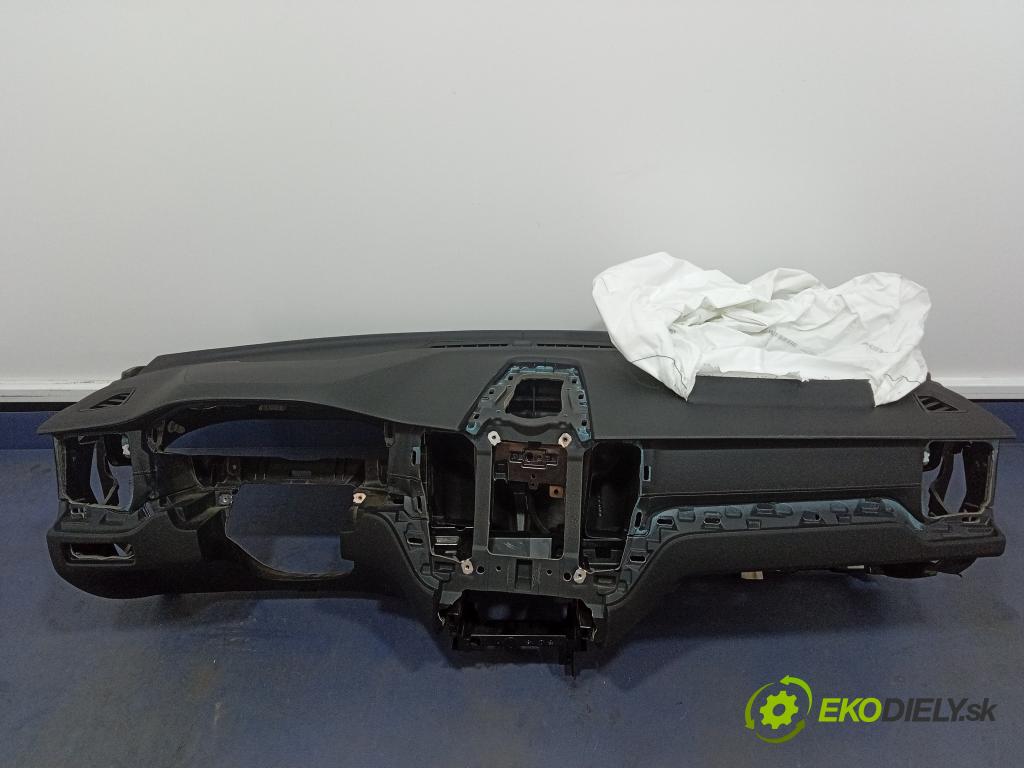 Volvo XC60 2019 kokpit,pristrojová doska 32219896