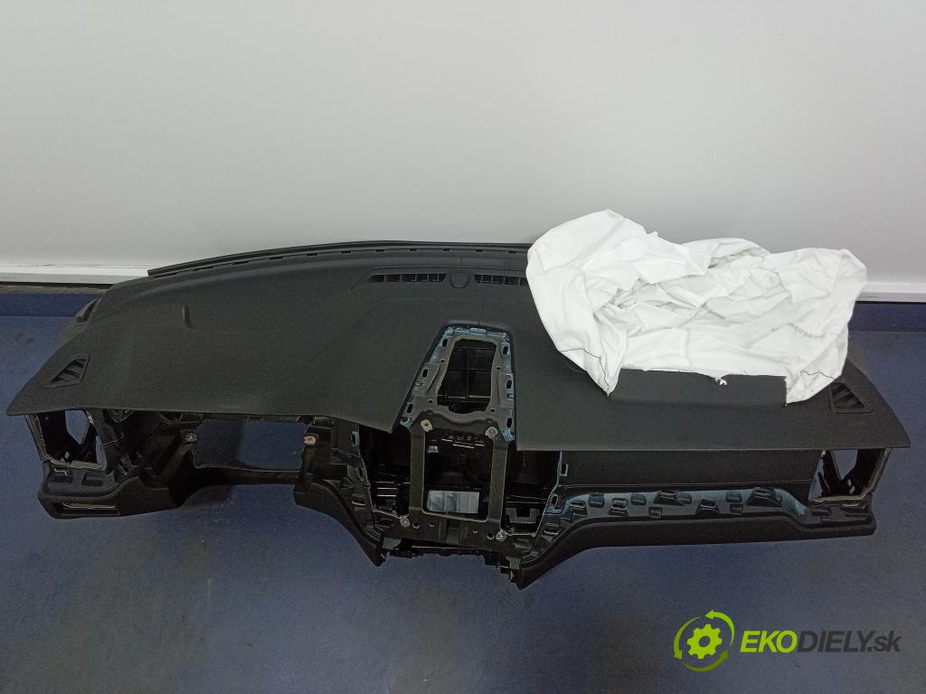 Volvo XC60 2019 kokpit,pristrojová doska 32219896