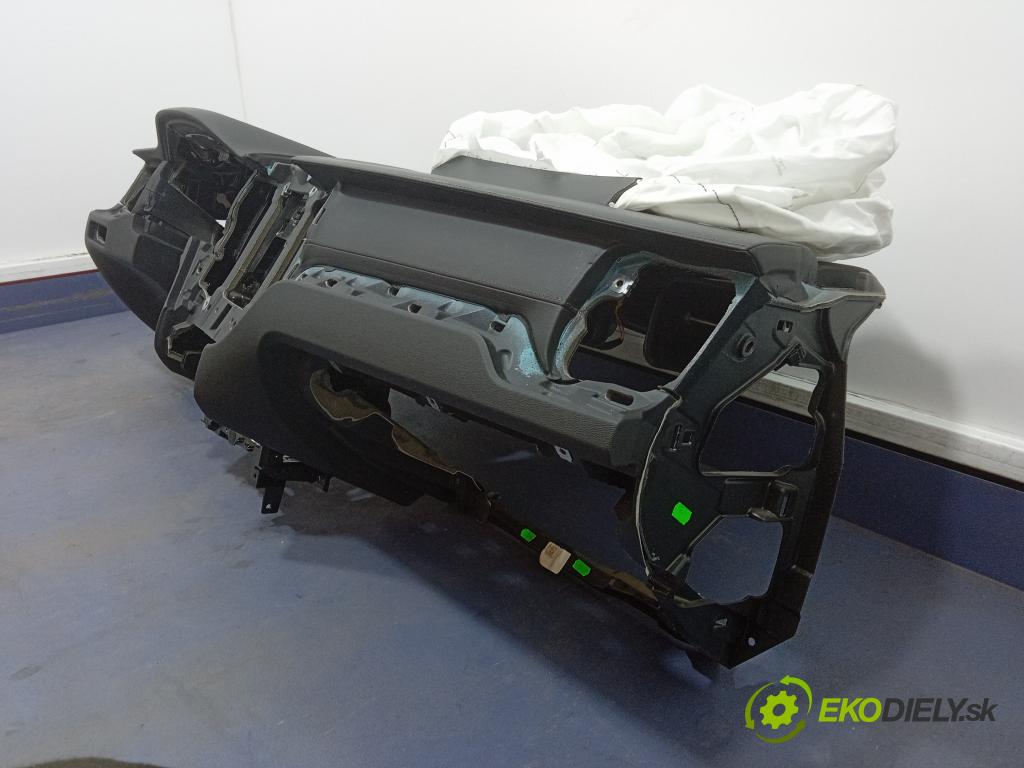 Volvo XC60 2019 kokpit,pristrojová doska 32219896
