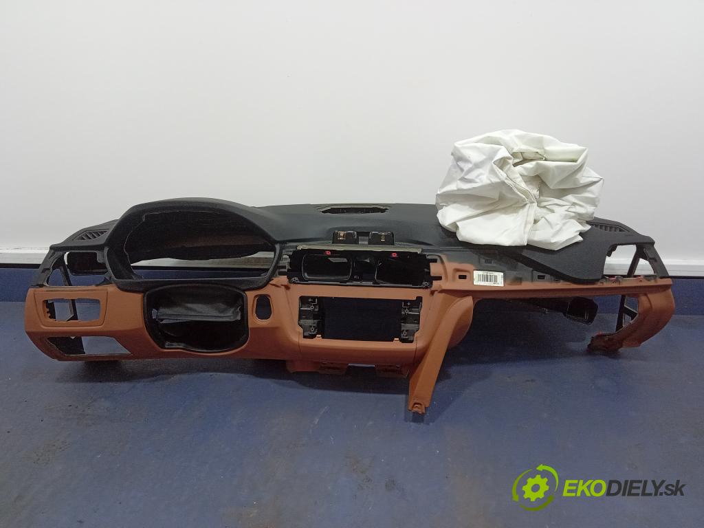 Bmw 320 2012 kokpit,pristrojová doska 9218490