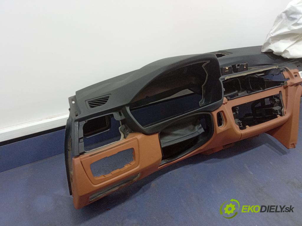 Bmw 320 2012 kokpit,pristrojová doska 9218490