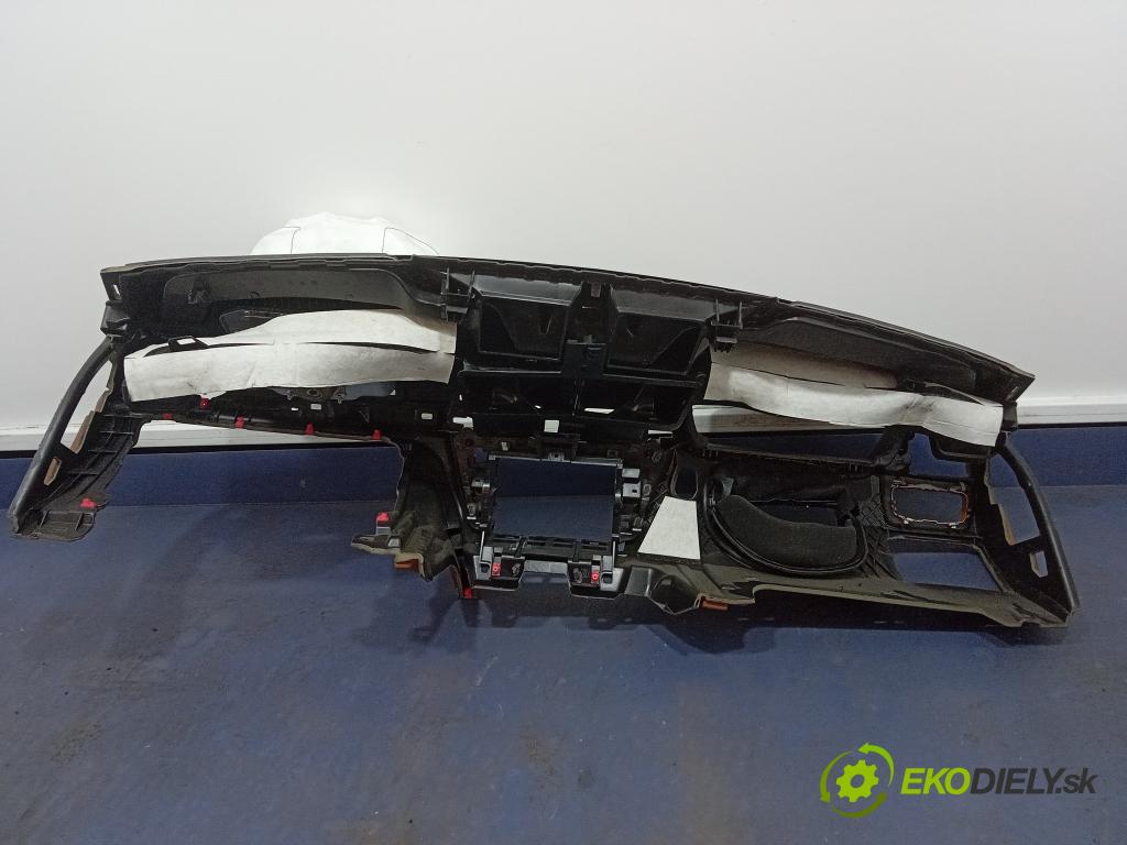 Bmw 320 2012 kokpit,pristrojová doska 9218490