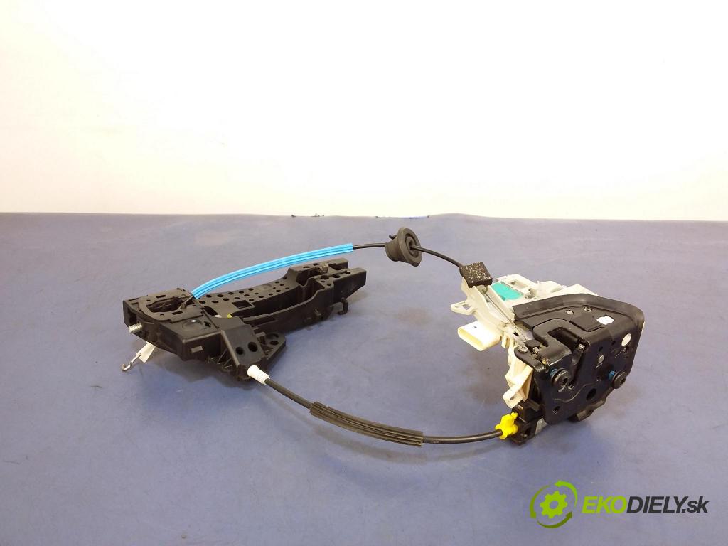 Audi A4 2012 zámek dveře před v pravo: 8J1837016D