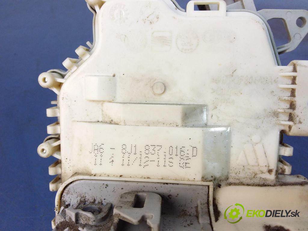 Audi A4 2012 zámek dveře před v pravo: 8J1837016D