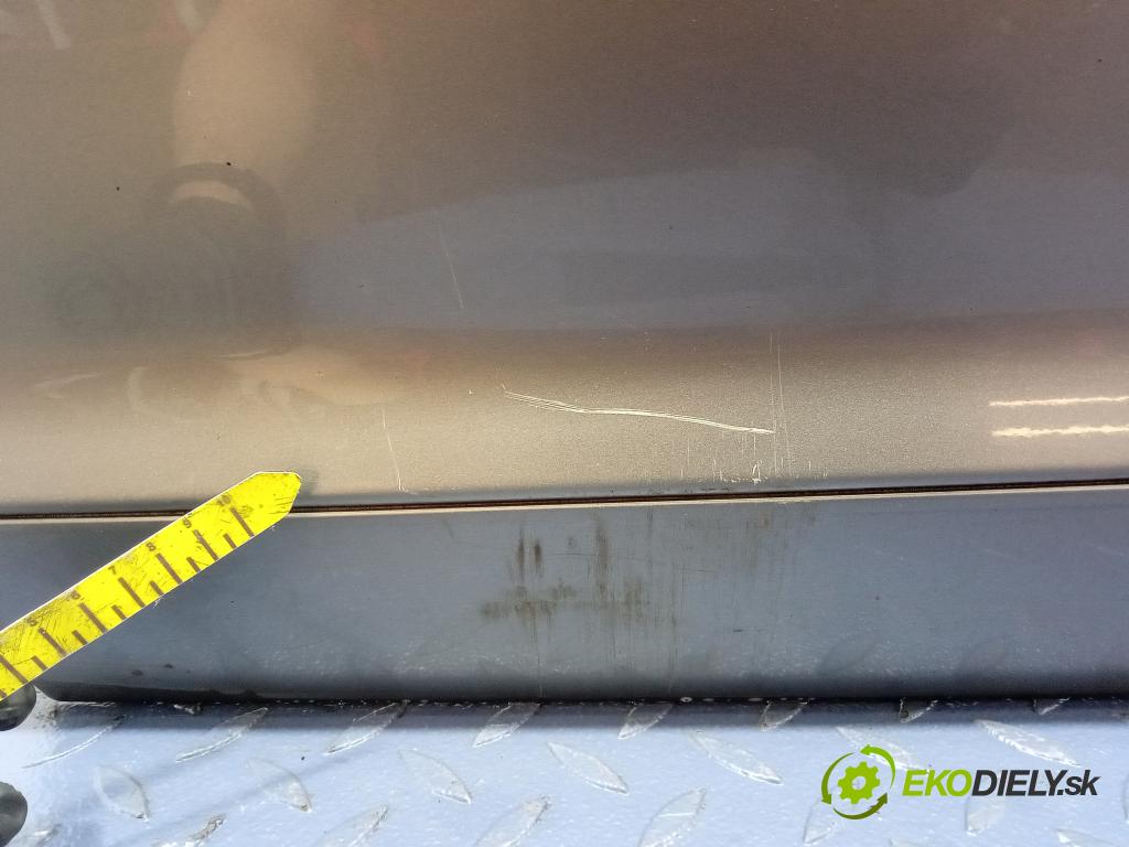 Audi A6 2006 dvere zad Vľavo: 01