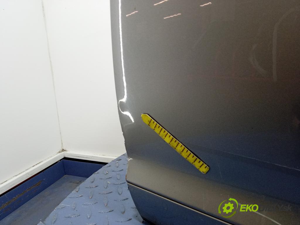 Audi A6 2006 dvere zad Vľavo: 01