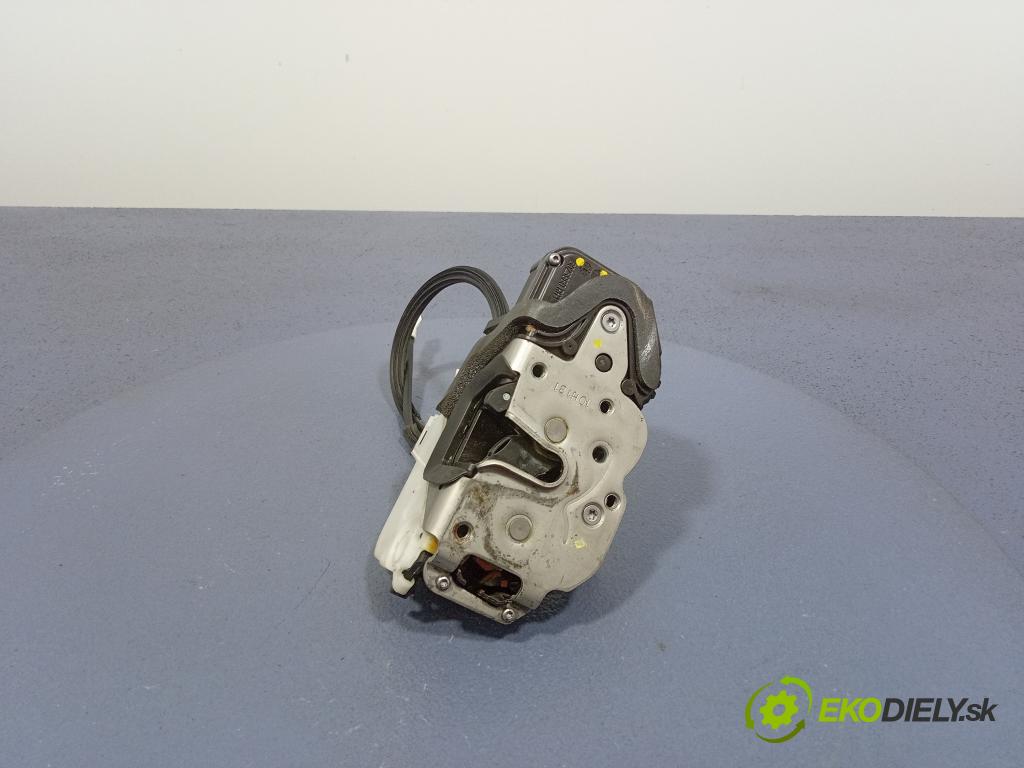 Opel Insignia 2010 zámek dveře před v pravo: 13503802
