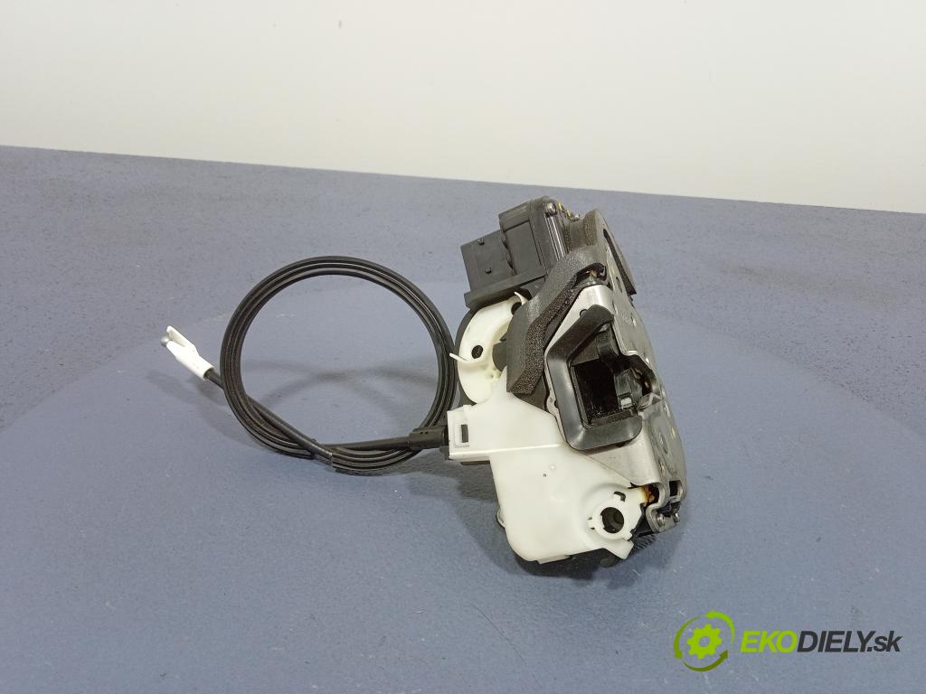 Opel Insignia 2010 zámek dveře před v pravo: 13503802