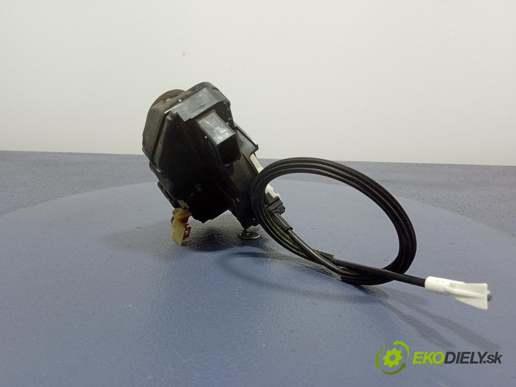 Opel Insignia 2010 zámek dveře před v pravo: 13503802