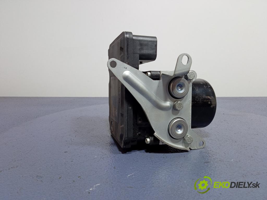 Bmw Seria 3 2006 čerpadlo ABS x 6771488
